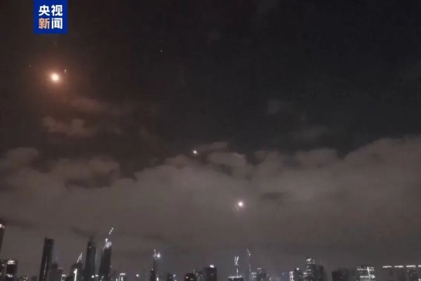 星星配资 哈梅内伊宣布：“大战开始了”